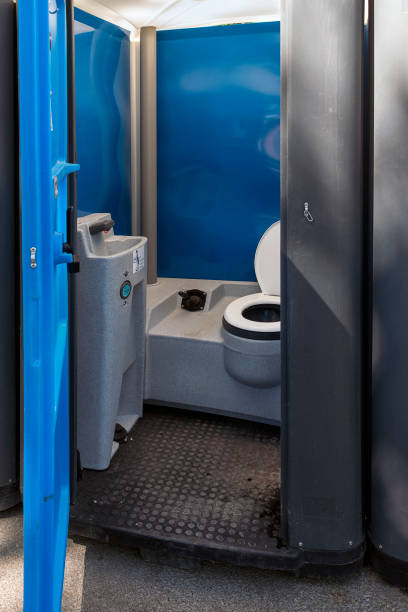 Portable restroom solutions in Valle Vista, AZ